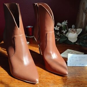 Nine West Women's Tan Ankle Boots